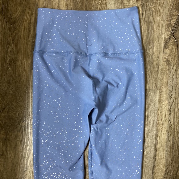 Beyond Yoga High Waisted Alloy Ombre Midi Leggings - Picture 9 of 13
